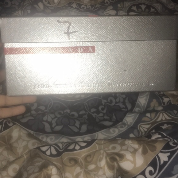 Prada shoes! Comes with box as well - Picture 7 of 7